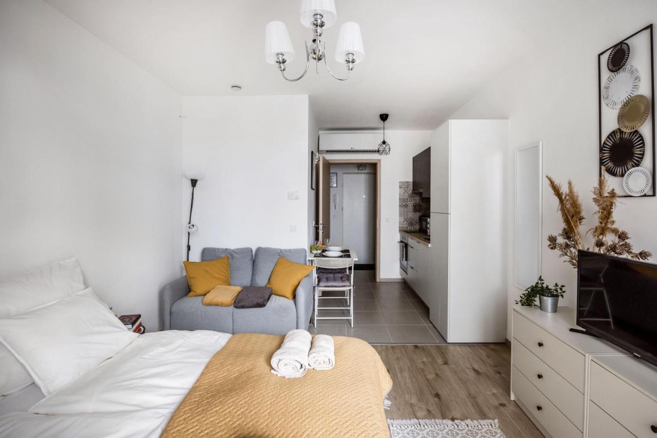 Apartment Stylish And Cozy Studio In The Heart Of The City